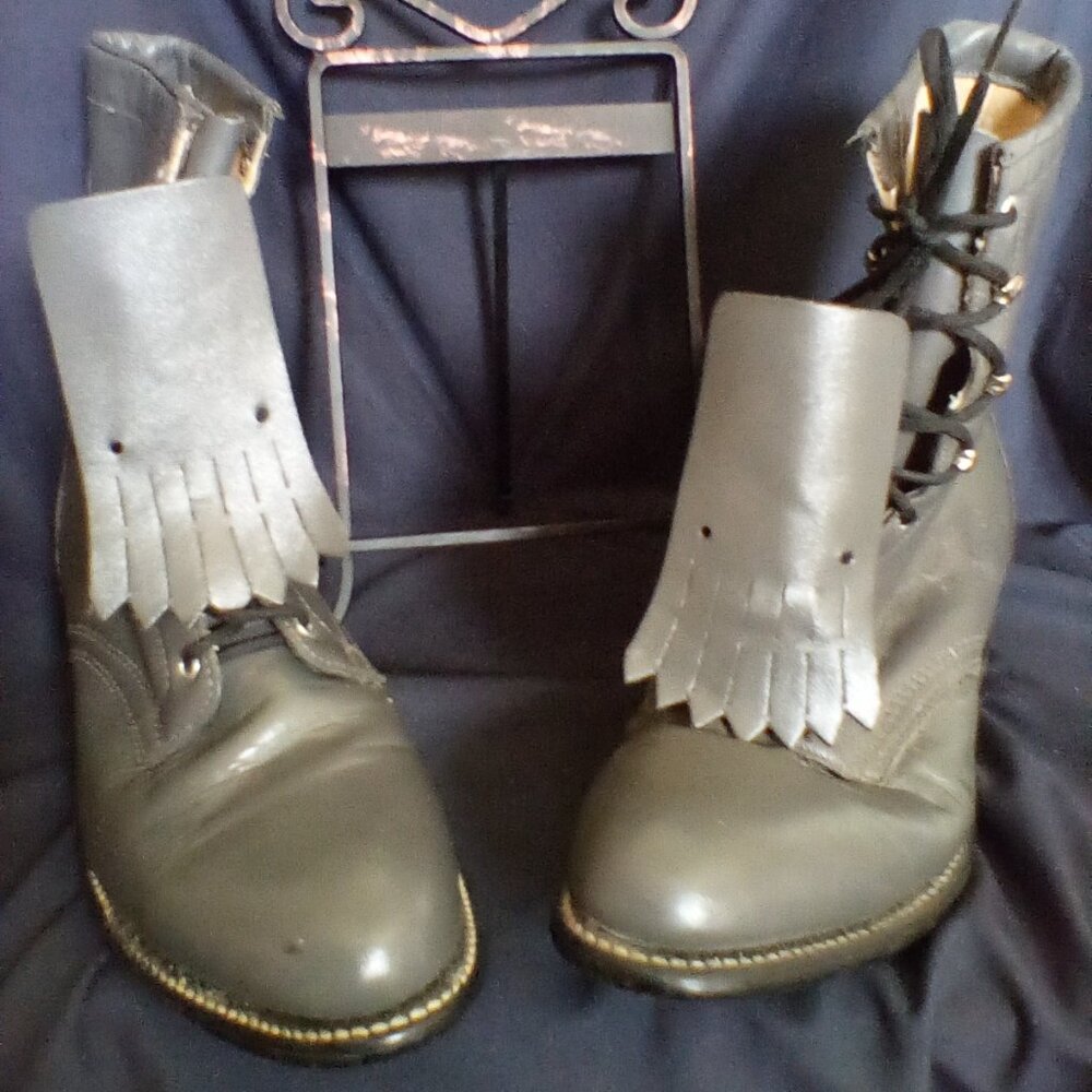 Boots - Picture 6 of 6